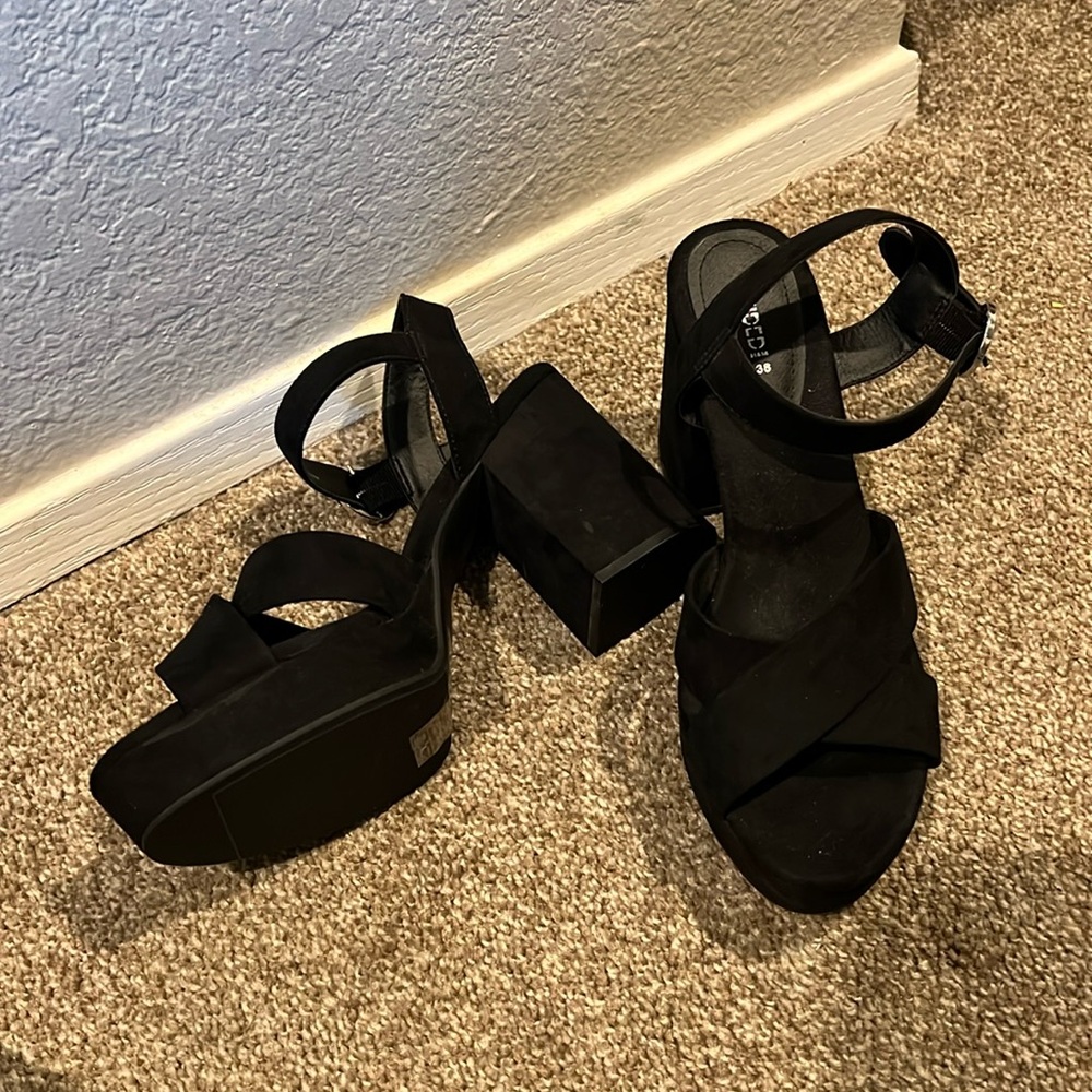 H&M black platform sandal